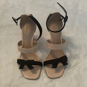 Stuart Weitzman patent leather cream